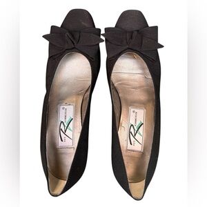 Vintage Ros Hommerson Black Bow low heel slip on Pumps‎ Size 8.5